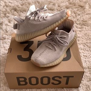 YEEZY 350 “sesame” size: 6Y (7.5W)